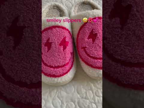 new smiley slippers! 💕🌸🤩