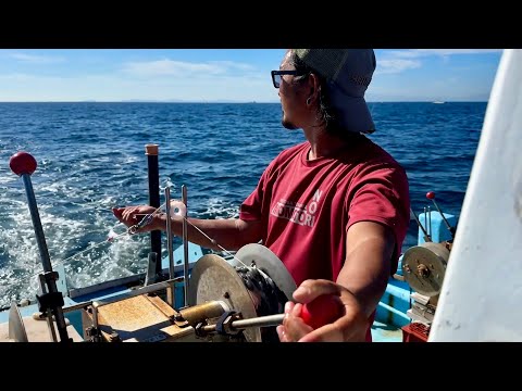 Fisherman from a Remote Island Targets the Finest Spanish Mackerel in Ise Bay!