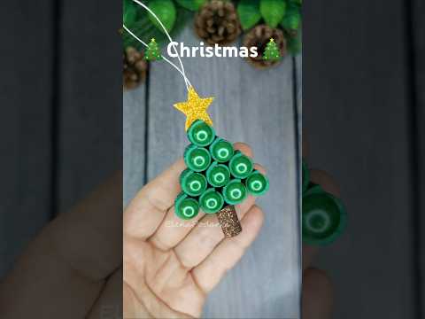 You need 10 strips of foamiran 🎄 🎁 🎅 ❤ ❤ Christmas tree with beads