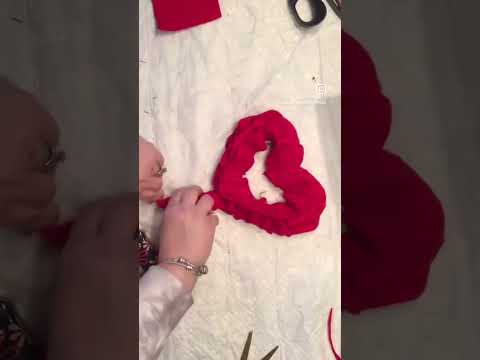 Dollar tree Heart makeover! Felt rose heart #feltrose #dollartreediy #easyfeltflower