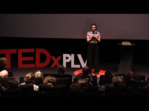 Faire Bouger Les Lignes | Justine Le Gall | TEDxPLV