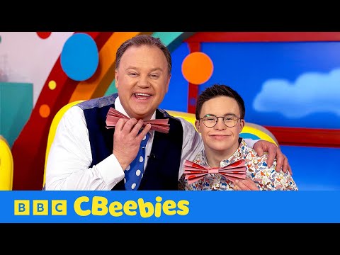 How to make Mr Tumble's Spotty Bow Tie 🎀✨ | CBeebies