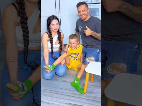 Mom and Dad Solve Little kid’s Problem #shorts