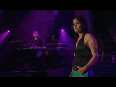 The Corrs - Runaway - Montreux 2004