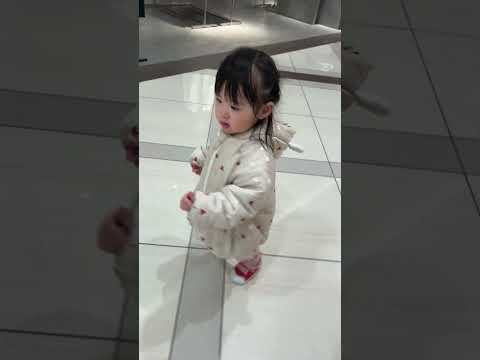 1歳の娘が走って向かうその目的地とは、、？