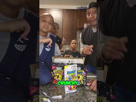 Faze Rug's NEW 1UP Freeze Dried Sour Strips! #candy #viral #TikTok #freezedried