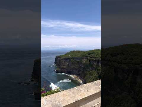 Uluwatu Temple Bali Indonesia #shorts #shortvideo #uluwatu #bali #indonesia #adsense #RoyalKites