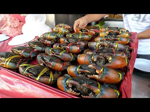 Amazing Thai food, Somssak Grandpa, roe crab steam noodles, Thai street food