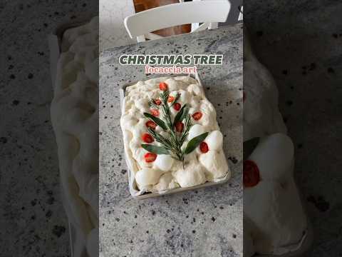 Christmas tree #focaccia art! 🎄🥖 …easy way to add a festive touch to your bread! #holidayrecipes