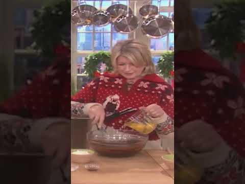 Martha Stewart and Snoop Do Some "Baking"