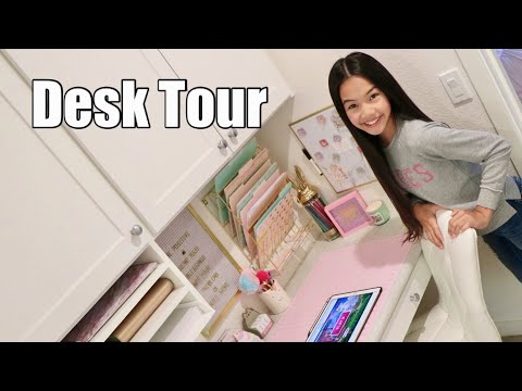 DESK TOUR!