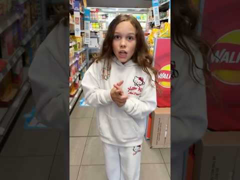 Snack challenge at the store #jonathanjoly #shorts #daughter ￼