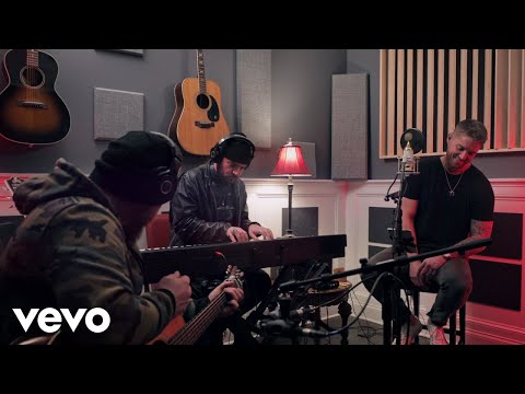 Brett Young - Weekends Look A Little Different These Days (Acoustic)