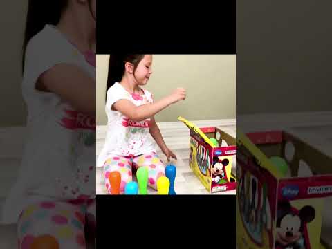 COLORFUL BOWLING GAME & LEARNING COLORS | BOWLING TOY UNBOXING | Super Simple Songs