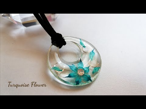 レジン❁⃘*ｾﾘｱの千日紅!ターコイズブルーのうる艶ﾌﾗﾜｰﾍﾟﾝﾀﾞﾝﾄ✨resin/accessory/turquoise flower ❁⃘*.ﾟ