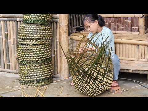 The poor girl, weaving baskets from bamboo, was helped by Uncle Quoc to complete the house wall.