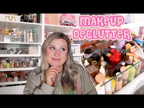 DECLUTTERING MY ENTIRE MAKEUP COLLECTION!