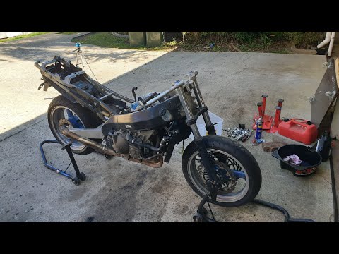 1998 Kawasaki ZX9R Resto Build Part 4