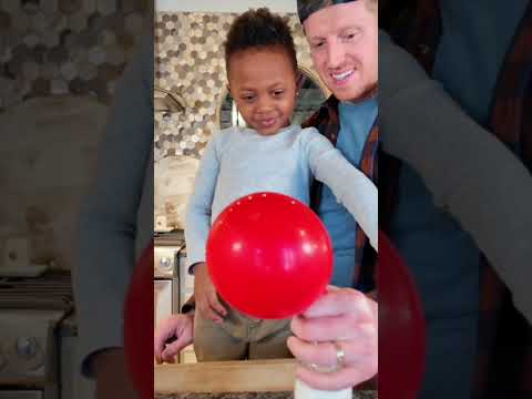 Balloon Blows Up By Itself! 🧪🎈#kids #kidseducation #kidslearning  #volcanoes #kidsshorts #experiment