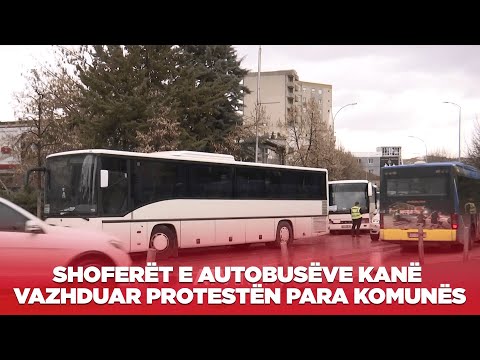 Shoferët e autobusëve të linjës Podujevë - Prishtinë e kanë vazhduar edhe protestën para Komunës