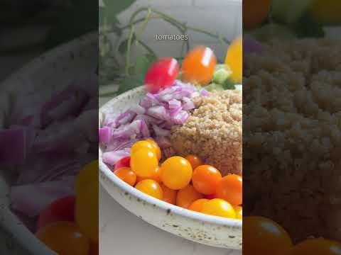 This Greek Quinoa Salad is the perfect salad for meal prep 🥗 #shortsrecipe #salad #mealprep