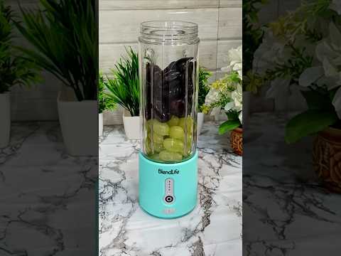 Grapes juice in a portable blender !