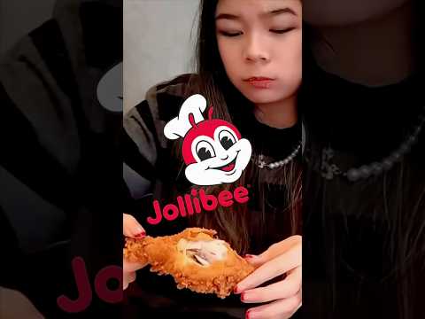 Eating Jollibee Fried Chicken 🍗 #annaxemily #foodie #jollibee