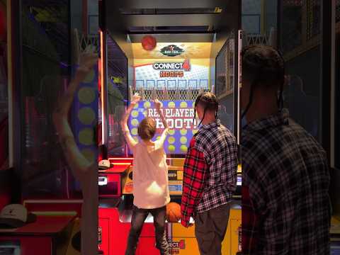 Giant Basketball Connect 4 With Long Neck! 🦒