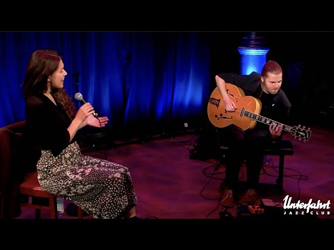 Alma Naidu & Philipp Schiepek - Blue (Aaron Taylor) | live at Jazzclub Unterfahrt, Munich